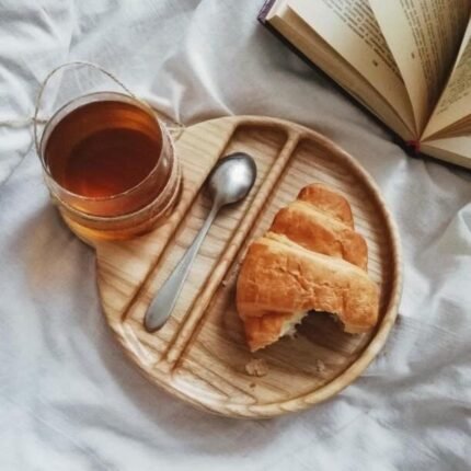 صينية قهوة خشبية دائرية لتقديم الشاي والكعك