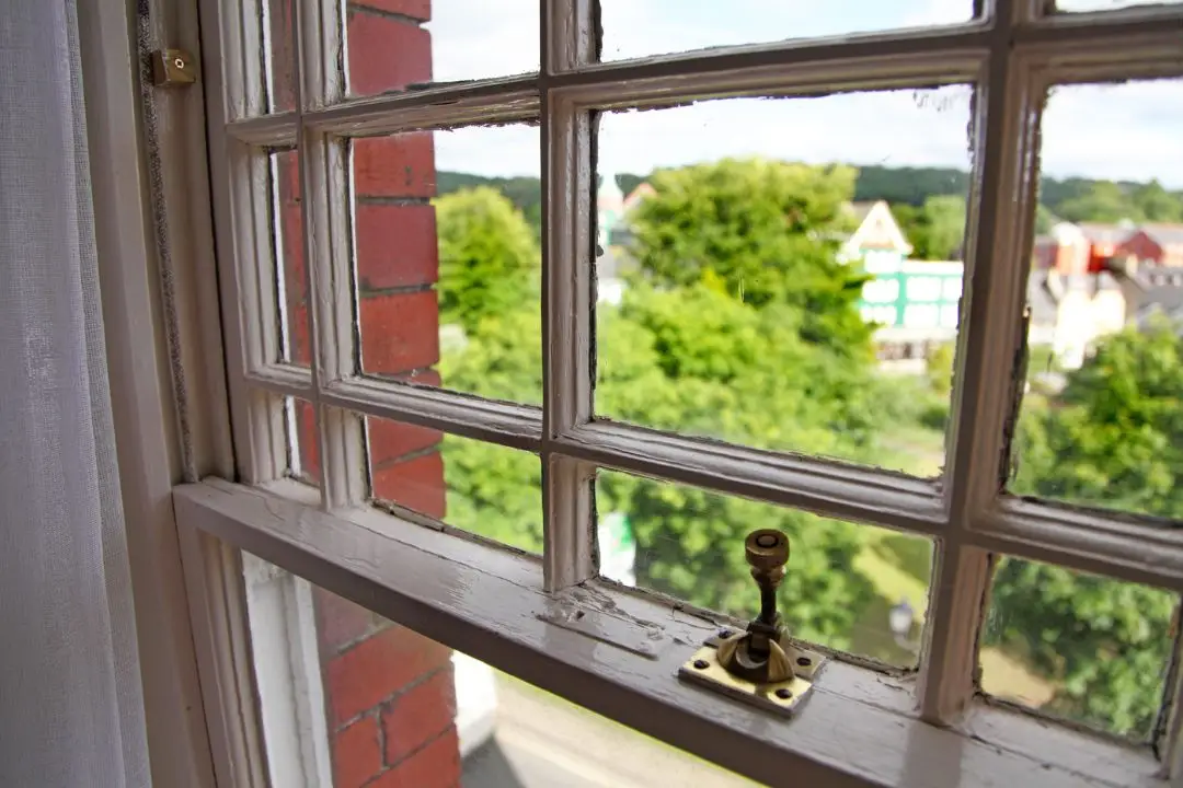 Historical Evolution of Window Sashes