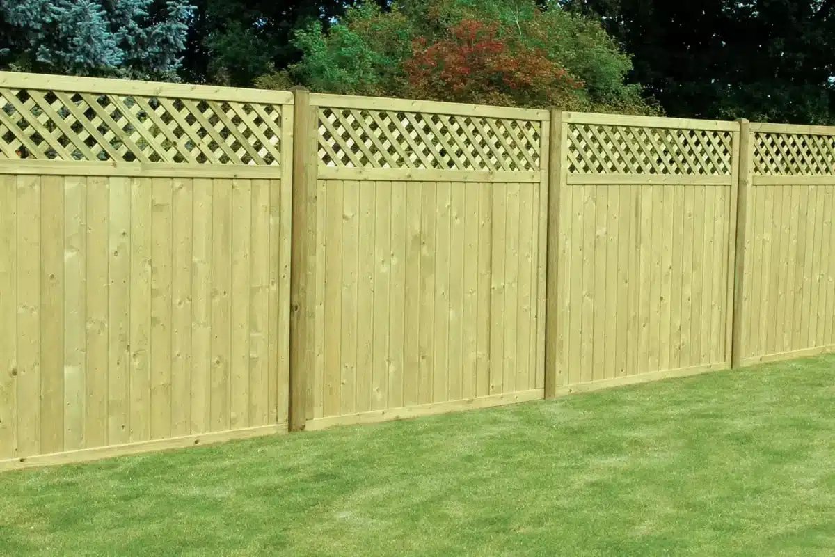 Lattice Top Wood Fences